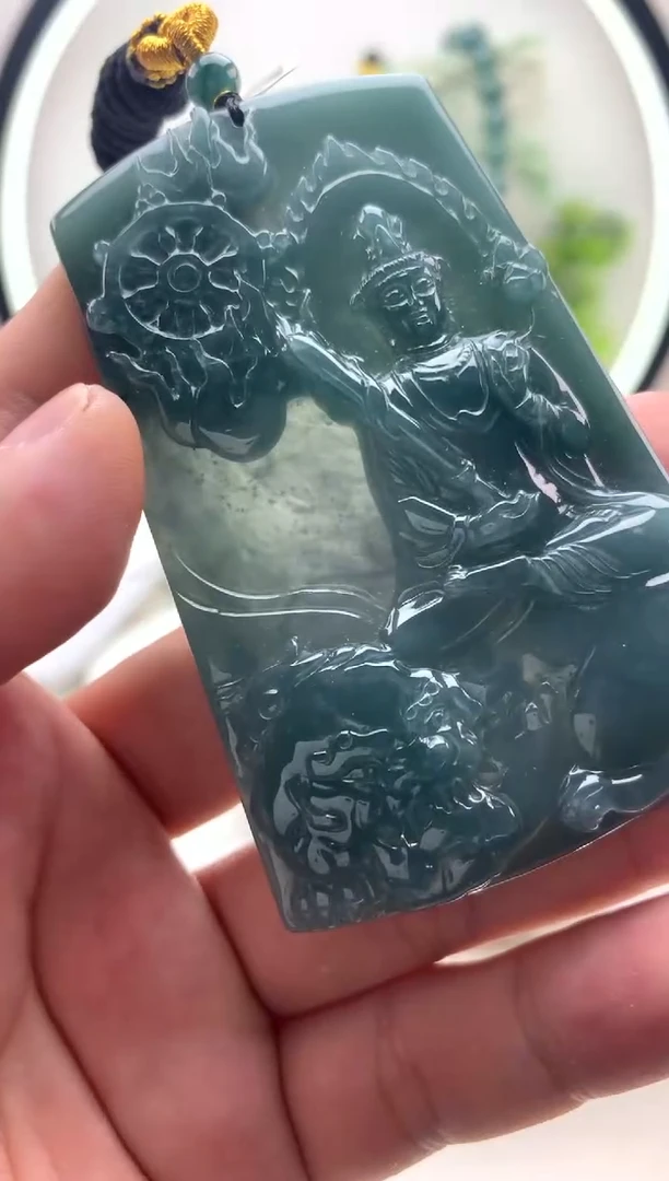 翡翠未镶嵌颈饰文殊