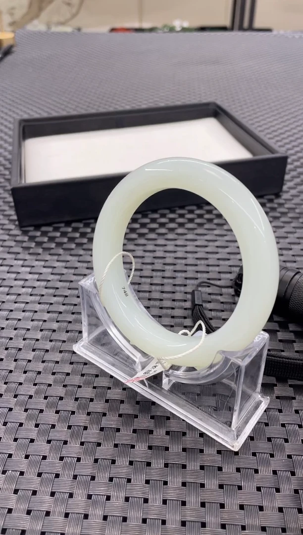 未镶嵌手镯和田玉A***?一条60+（多样性发一件）Z0748