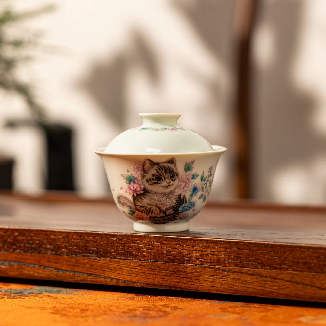 刘文华 粉彩猫咪盖碗