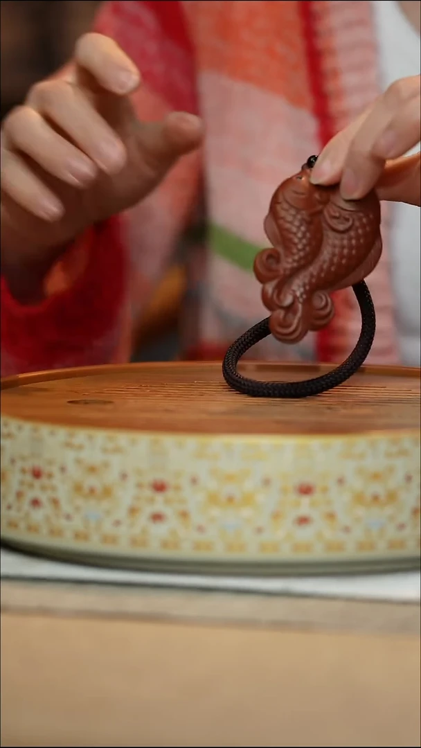 茶壶紫砂朱泥鱼牌手把件