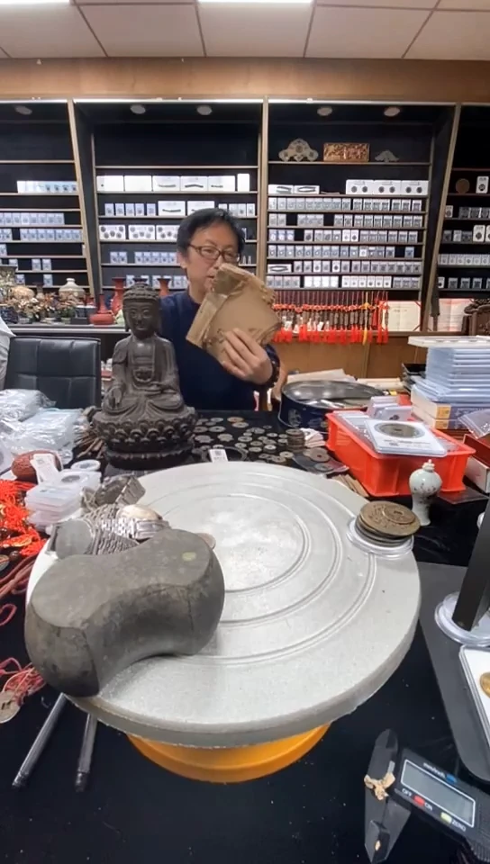 金一**秋金泉文物商店/两本