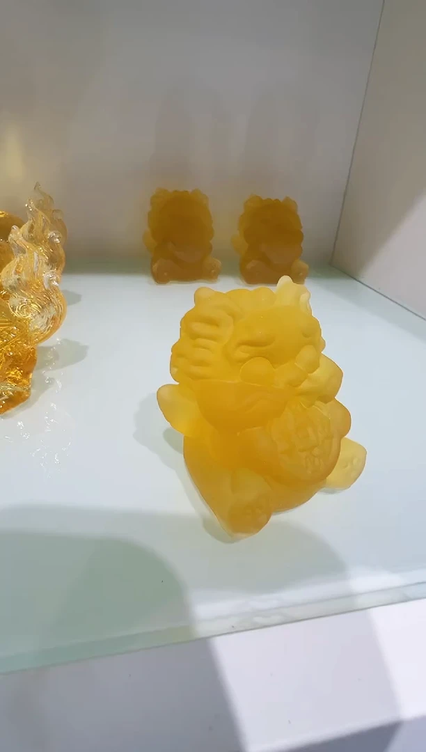 泥塑古法琉璃小狮子