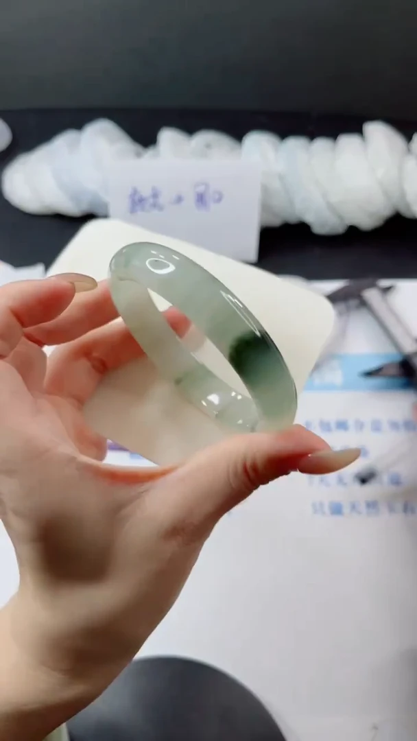 未镶嵌手镯石英质玉多样性发货V68