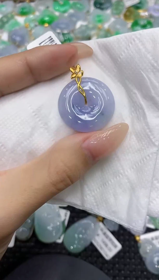 颈饰18K金镶嵌翡翠111111111111