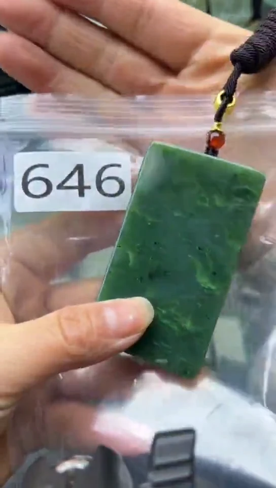 未镶嵌和田玉珠宝半成品牌子