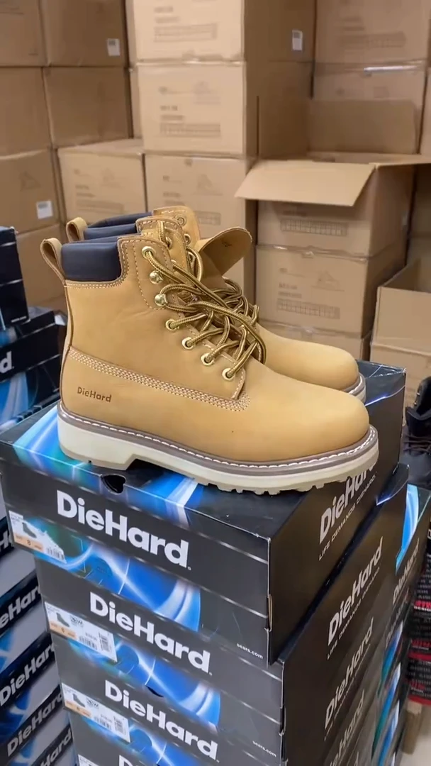 牛皮44 码，84101，运动鞋码，工装靴默认瑕疵