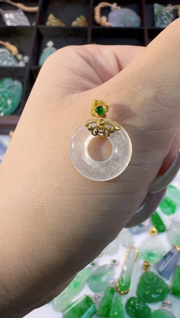 颈饰18K金镶嵌翡翠缅甸A货翡翠