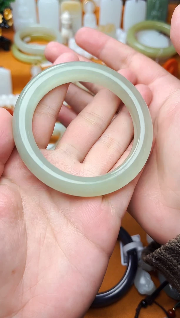 【闪购商品】和田玉手镯未镶嵌58.5圈口