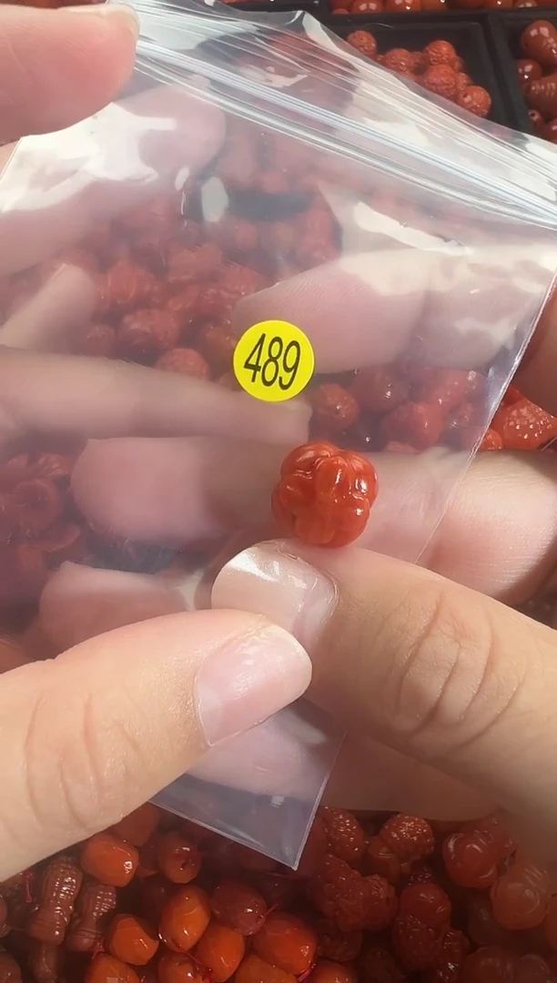 颈饰未镶嵌南红玛瑙1
