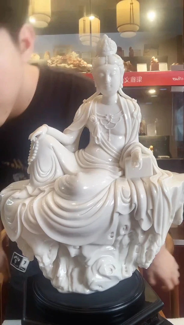 德化白瓷吴志勇老师的大慈观音