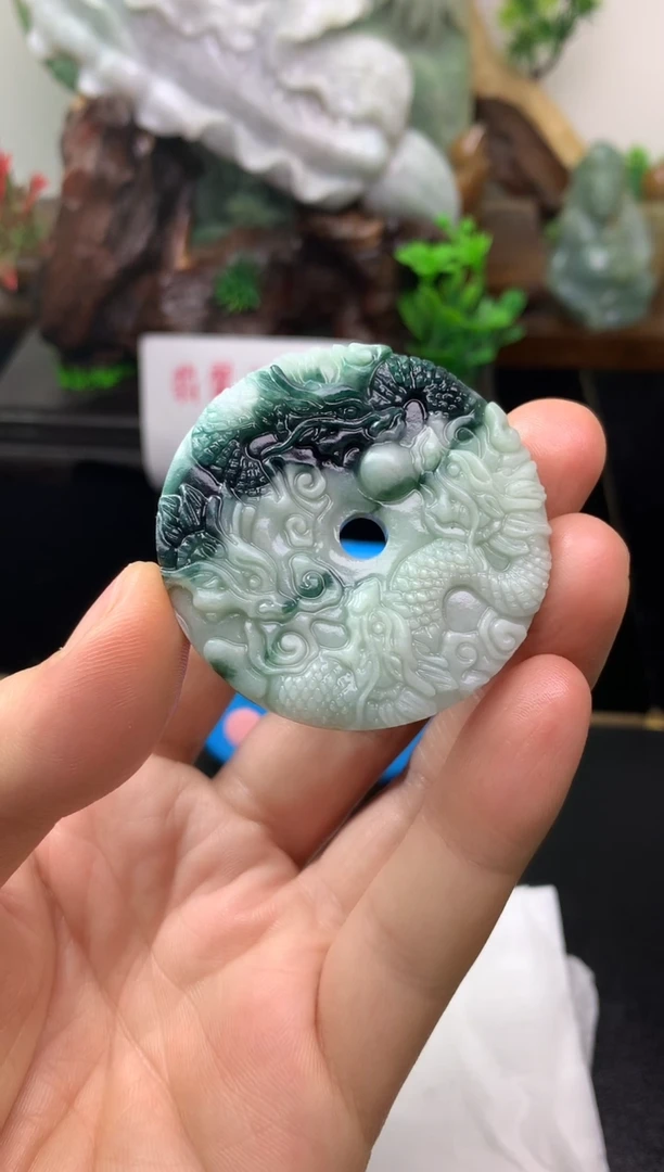 颈饰未镶嵌翡翠归*九龙