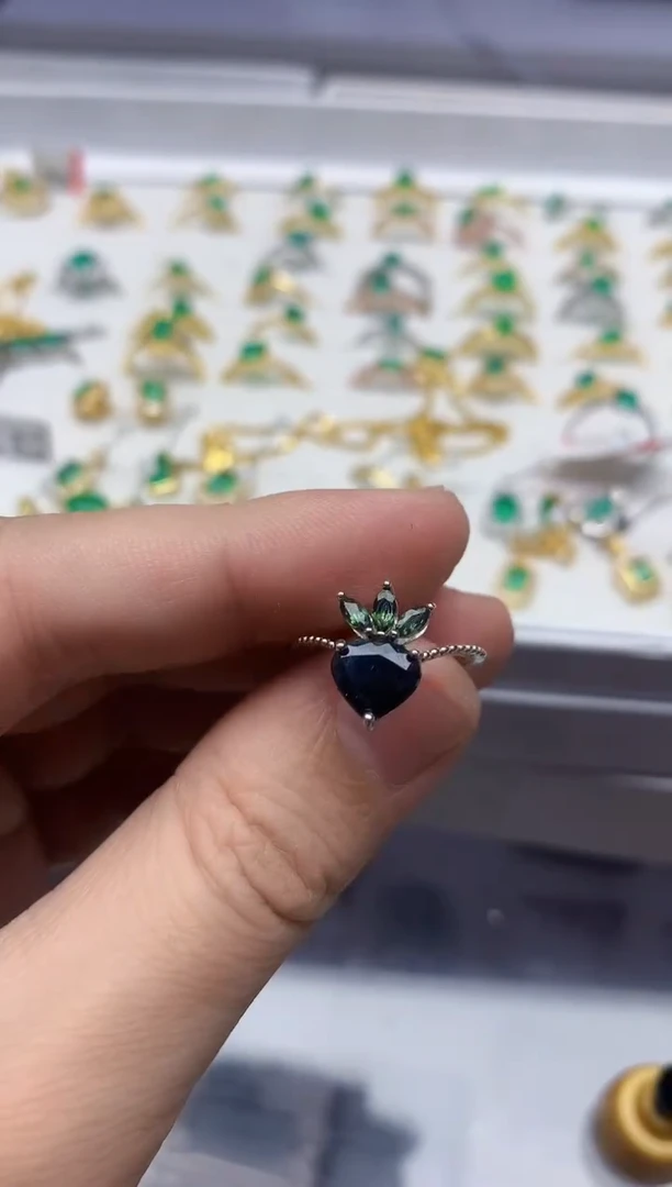 【闪购商品】蓝宝石戒指银S925镶嵌........