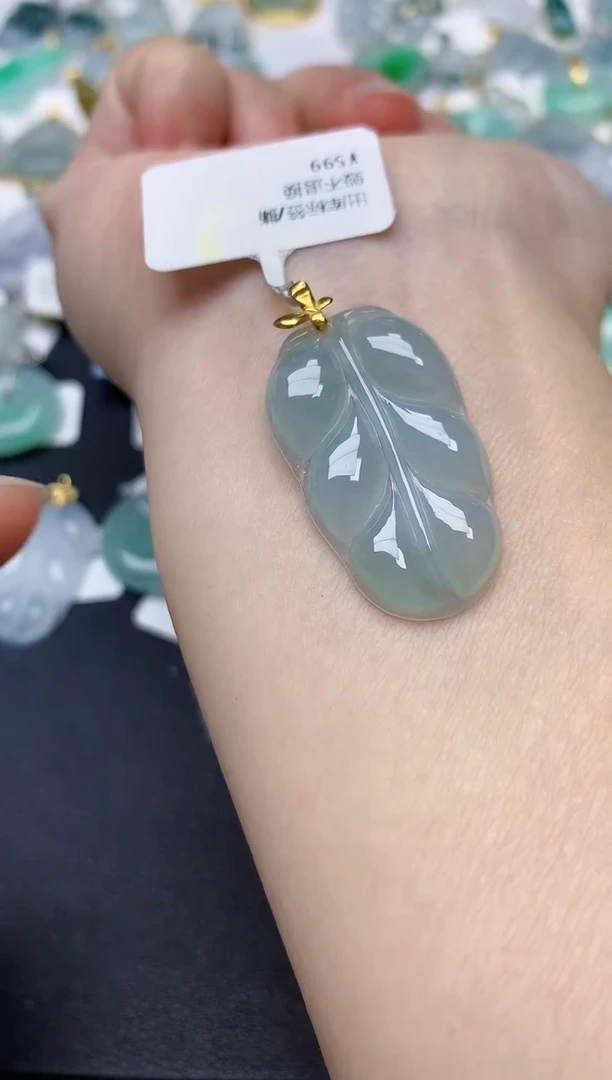 颈饰18K金镶嵌翡翠天然缅甸A货翡翠