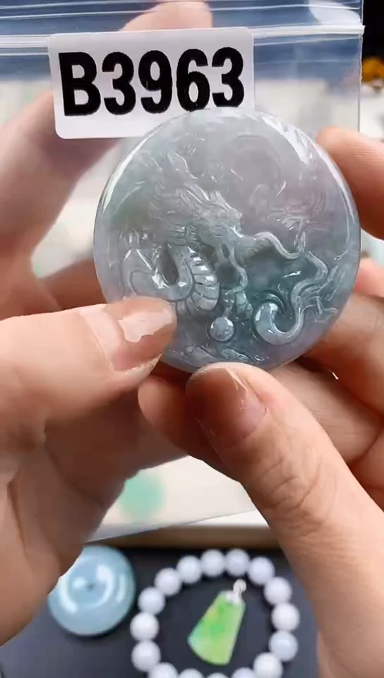 颈饰未镶嵌翡翠天然翡翠吊坠挂件