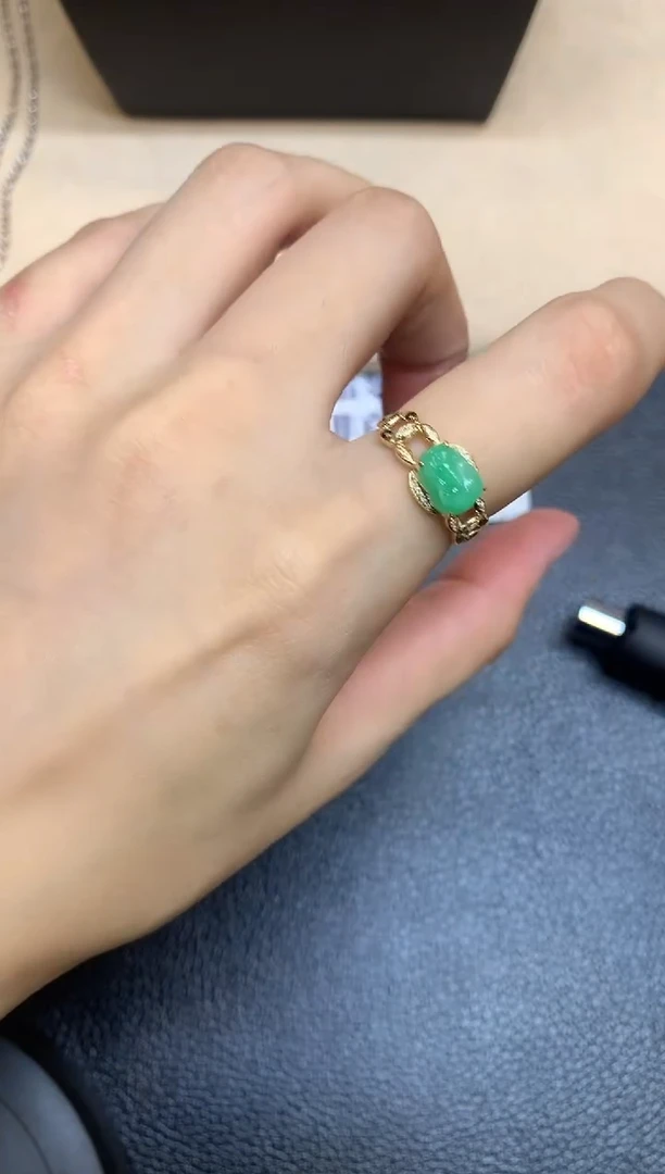 18K金镶嵌戒指翡翠貔貅【无服务费【24小时鉴赏期】