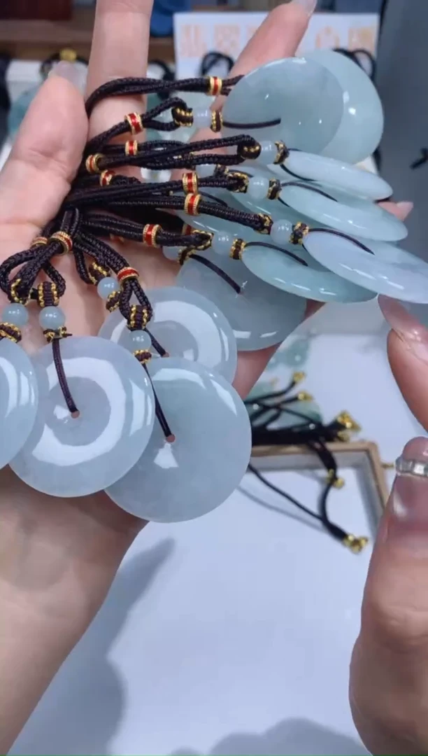 颈饰未镶嵌翡翠吊坠团购多样性发一件