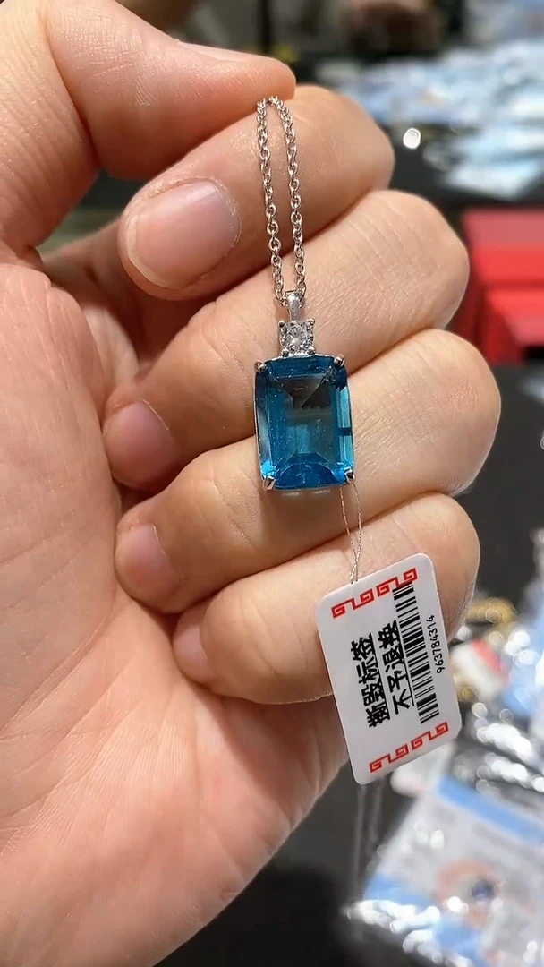 【闪购商品】托帕石颈饰银S925镶嵌吊坠