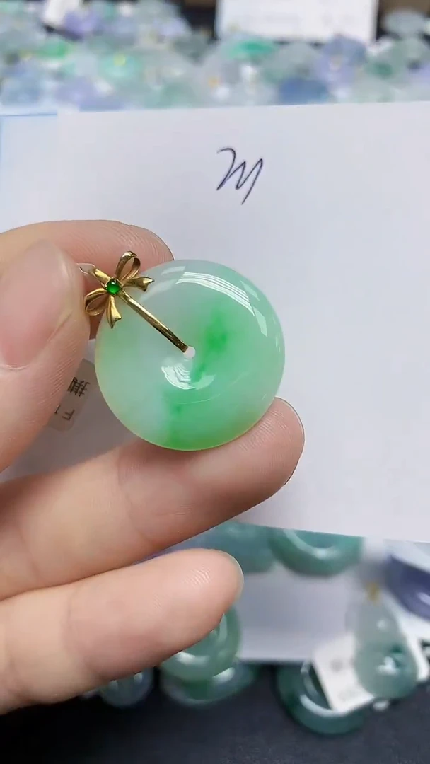 颈饰18K金镶嵌翡翠天然缅甸翡翠A货翡翠百元以上9元证书费自理