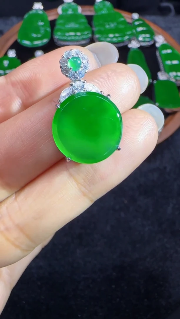 未镶嵌定制翡翠翡翠吊坠18