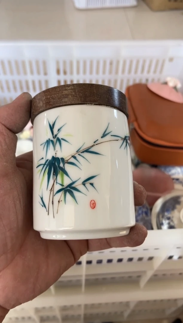 无运费险有瑕疵的摄影的产品有使用过的痕迹有点脏介意勿拍