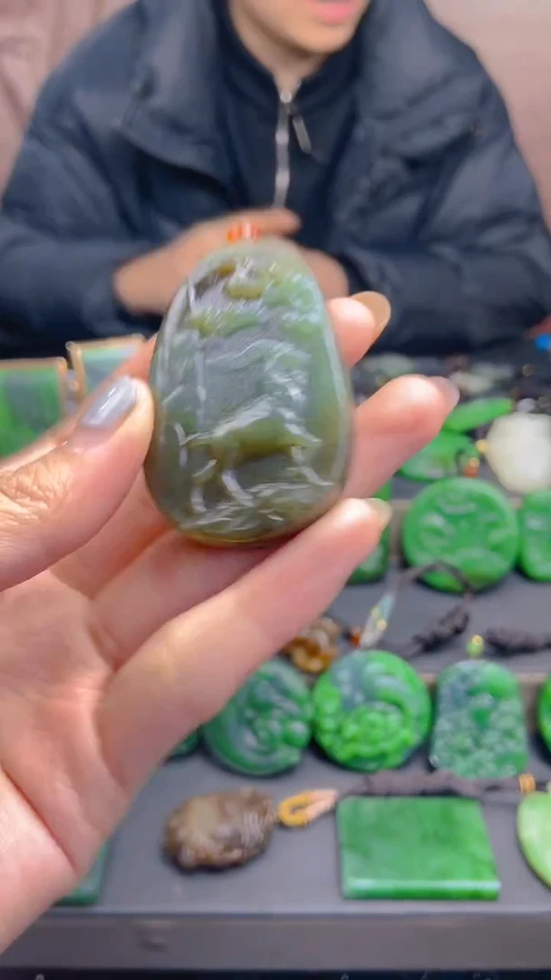 颈饰未镶嵌和田玉1