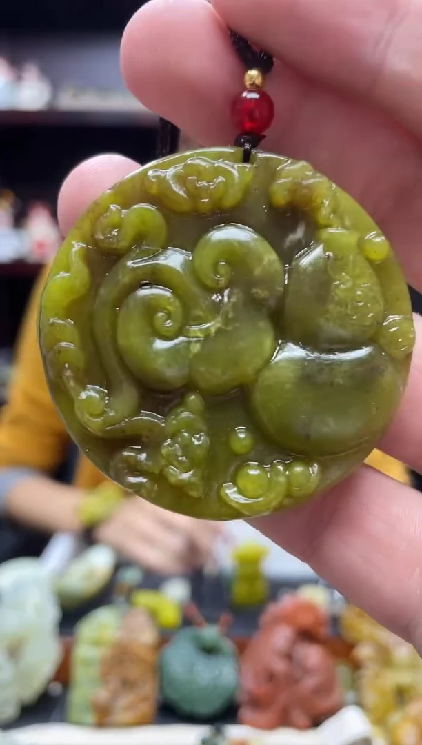 未镶嵌岫玉吊坠·
