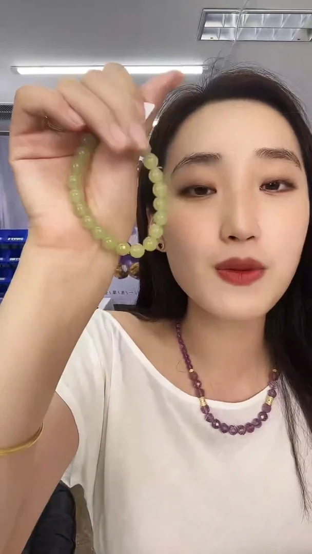 手链未镶嵌和田玉 天然珠宝多样性发其一
