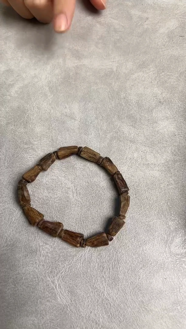 沉香手串沉水达拉干随形单圈6.4g，多样性发其一