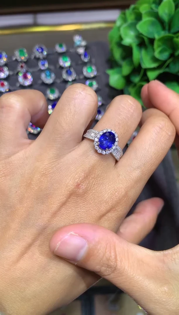 戒指蓝宝石18K金镶嵌2.55CT