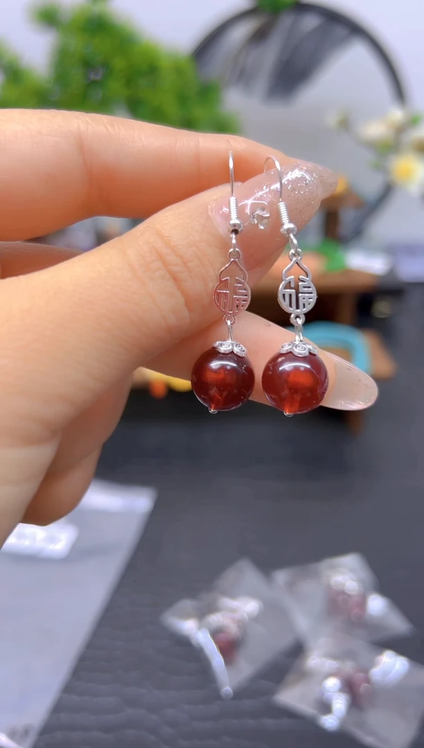 【闪购商品】血珀耳饰银S925镶嵌耳饰E576