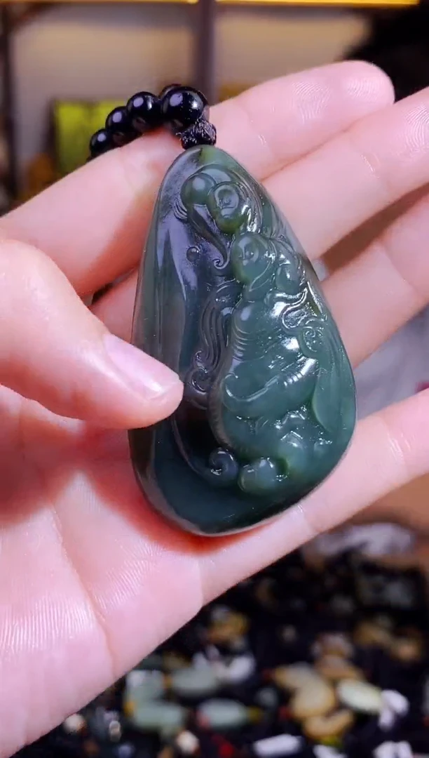 颈饰未镶嵌和田玉1