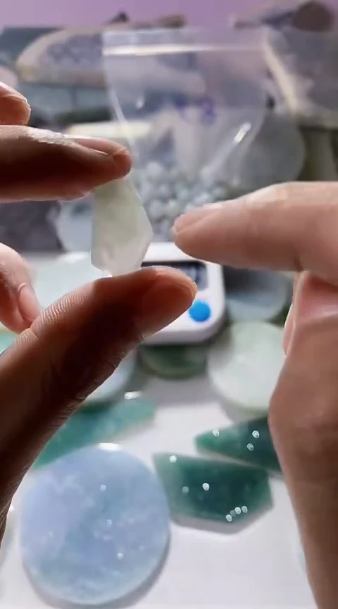 翡翠未镶嵌颈饰翡翠951