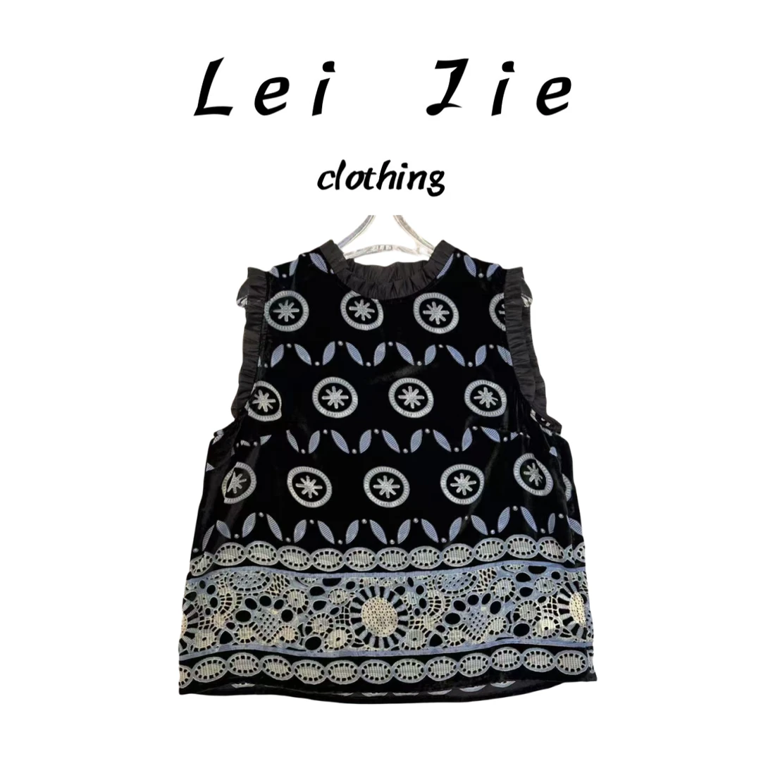 【Lei Jie】黑底蓝花定位刺绣水溶上衣1240