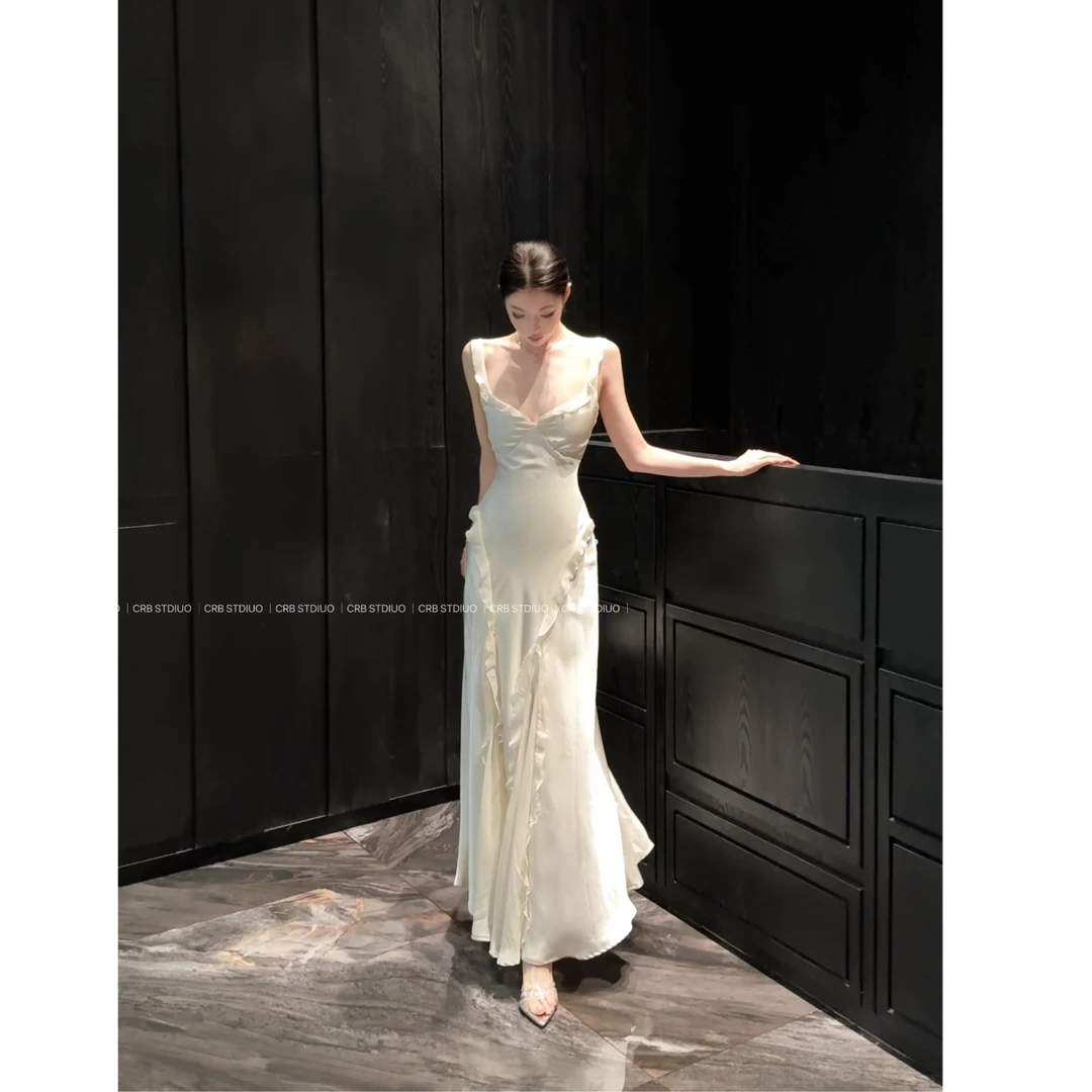 现货【春日部】荷叶边吊带露背斜面气质连衣裙0838