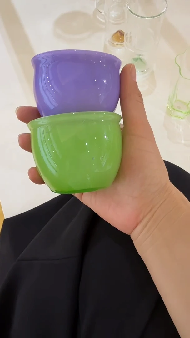 两只玉见双玉料缸杯
