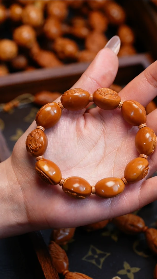 【闪购商品】橄榄核吊坠苏工橄榄核