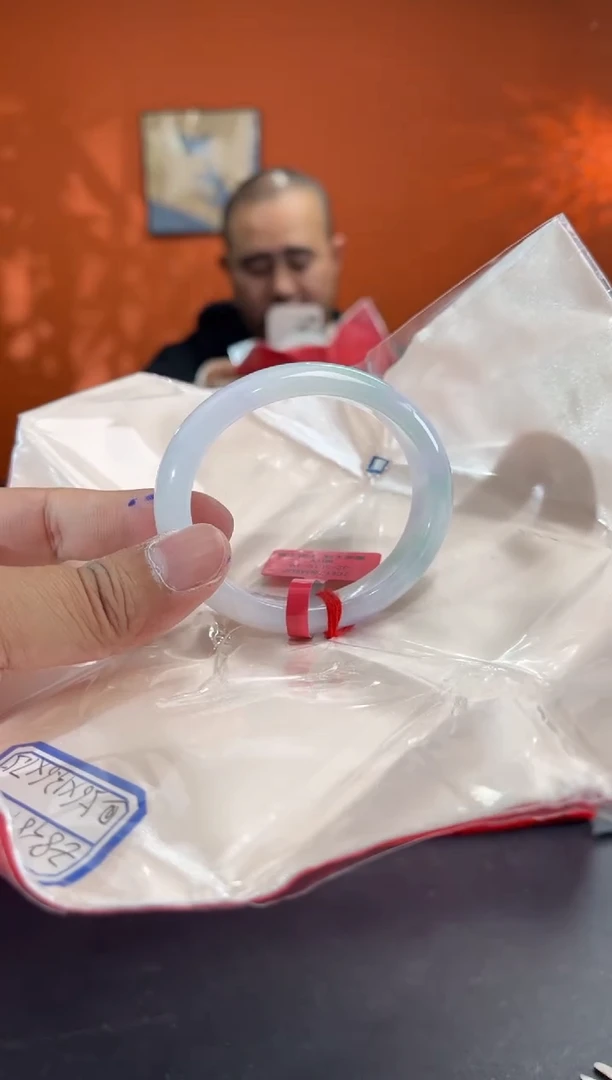 未镶嵌手镯（贵妃镯）翡翠马**✨56贵