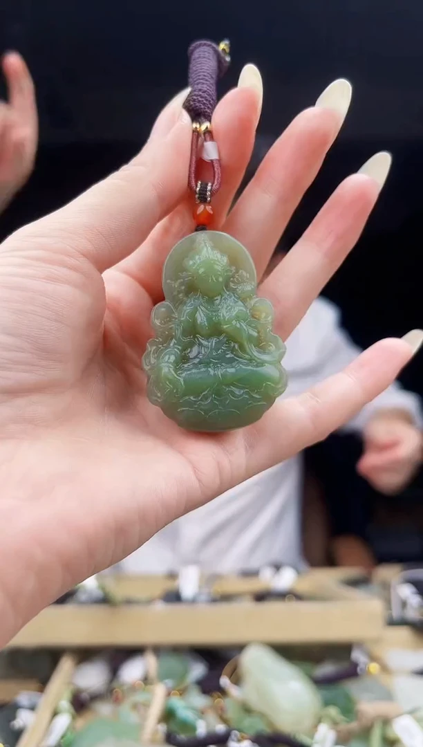 颈饰未镶嵌和田玉1