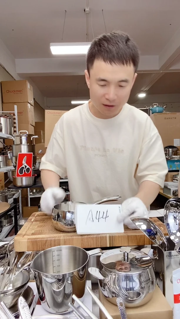 A44 微瑕卓德铭10cm热奶锅