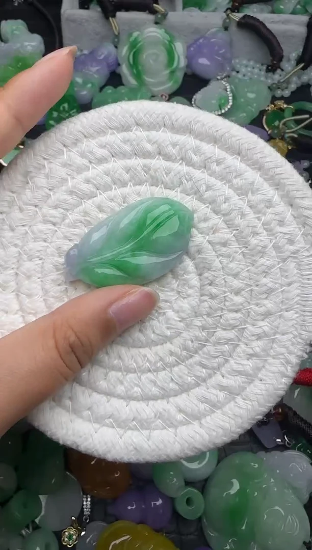 颈饰未镶嵌翡翠缅甸翡翠吊坠