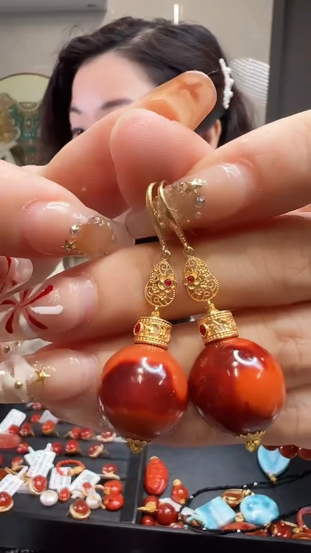 【闪购商品】南红玛瑙圆珠耳坠18K金镶嵌/15mm