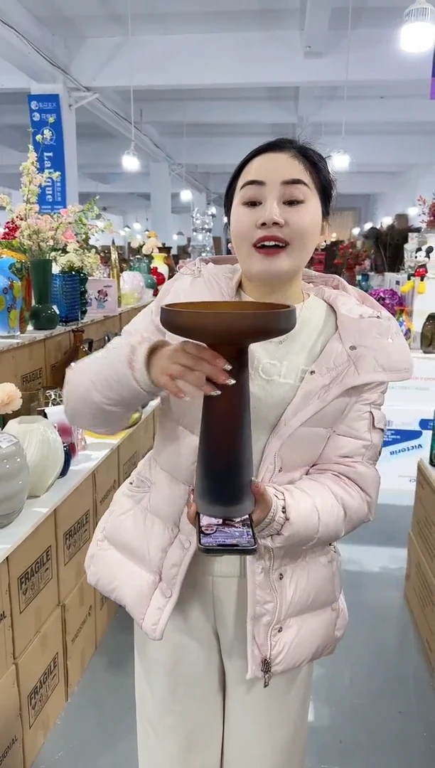 【闪购商品】玻璃安琪花瓶微瑕-B0JN