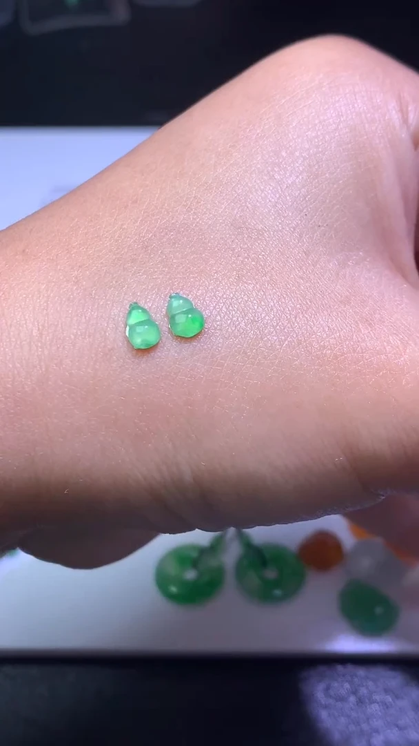 未镶嵌定制翡翠毛货