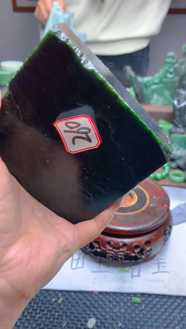 和田玉（碧玉）未镶嵌珠宝半成品260