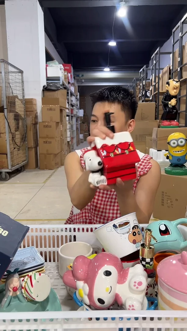 瓷片史努比红房子按压瓶