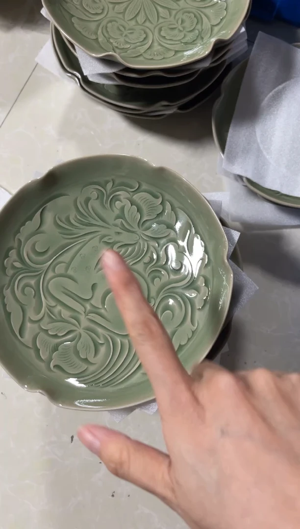 陶瓷纯手工秘色花口小壶承 纹饰随机