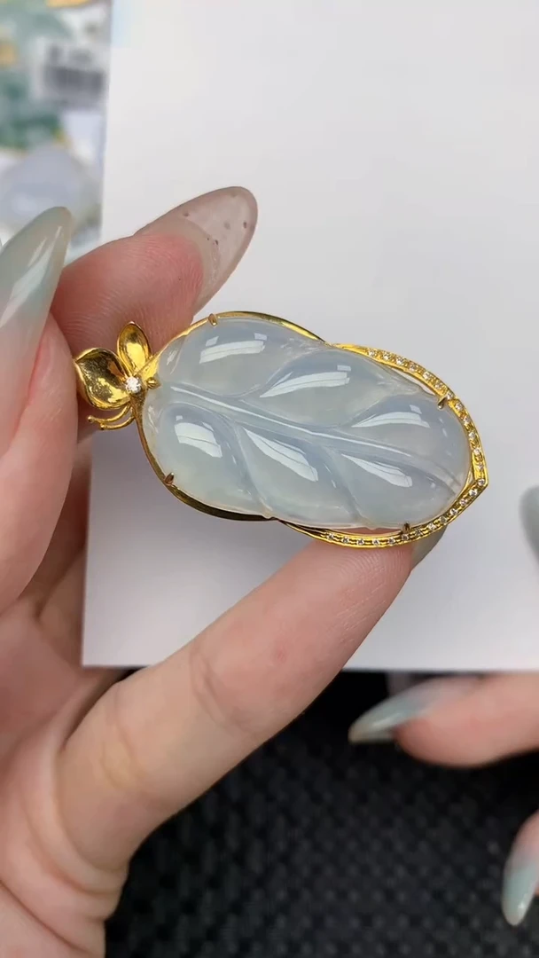 翡翠18K金镶嵌颈饰天然翡翠a货