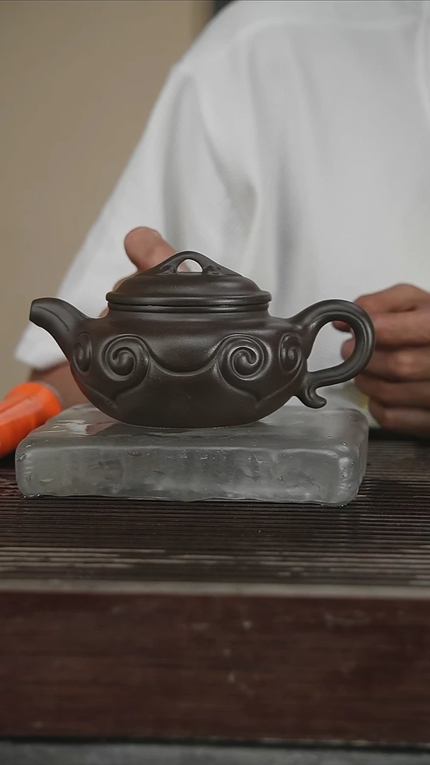 茶壶紫砂高工陈亚萍350CC带证184号