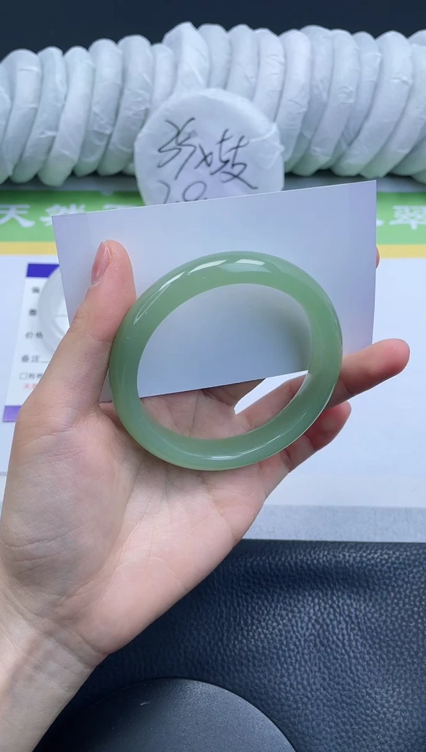 【闪购商品】石英质玉手镯未镶嵌A153-58+