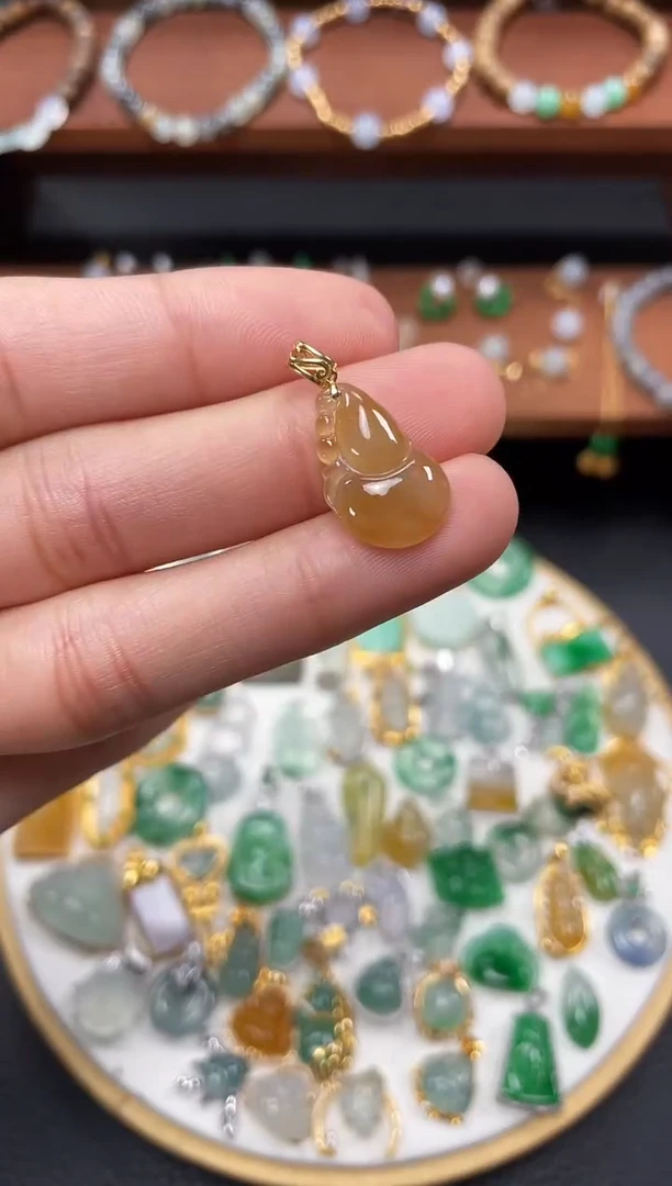 【闪购商品】翡翠吊坠(不含链)18K金镶嵌一个   JK359